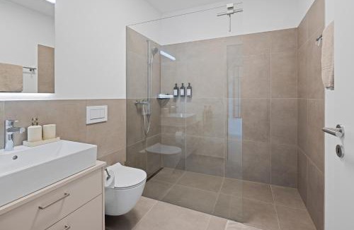 Altdorf House | HAVN - Alpine House with Terrace, Cinema and free Parking