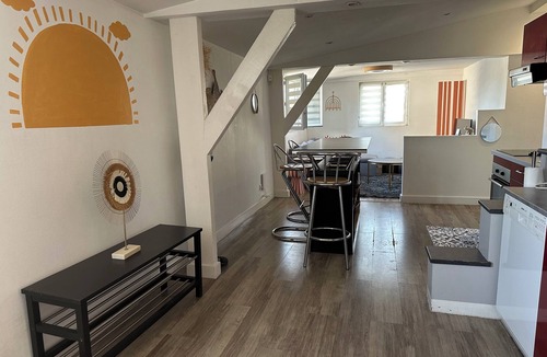 Savigny-sur-Orge Apartment | Havre de Calme. Paris and 7' Orly Airport. Parking