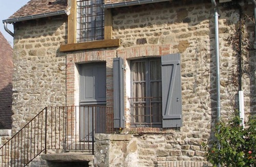 Moulins-le-Carbonnel House | Havre de paix à Saint Ceneri avec piscine privée
