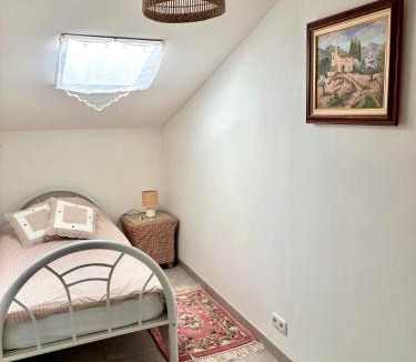 Saint-Just-et-Vacquieres Apartment | Havre de paix avec terrasse vue oliviers