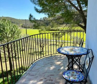 Saint-Just-et-Vacquieres Apartment | Havre de paix avec terrasse vue oliviers