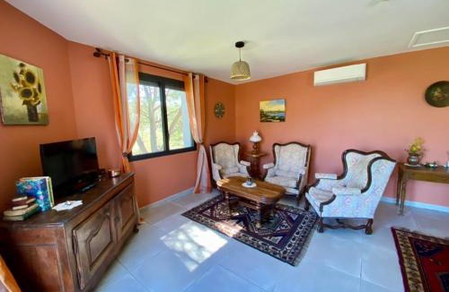 Saint-Just-et-Vacquieres Apartment | Havre de paix avec terrasse vue oliviers