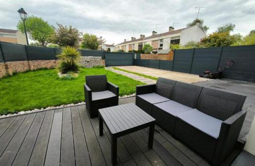 Saint-Quentin-en-Yvelines Apartment | Havre de Paix avec Jardin privatif et Parking Gratuit à 15 min de Versailles
