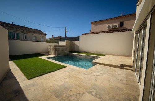 13th Arrondissement Villa | Havre de paix avec piscine & grand jardin 6 pers