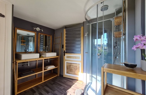 Fraissines House | HAVRE DE PAIX