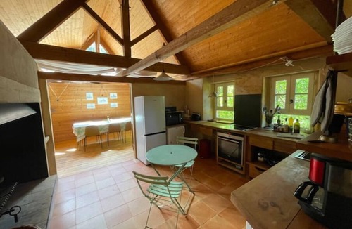 Carves House | Havre de Paix: Maison de Campagne Avec Piscine