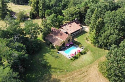 Carves House | Havre de Paix: Maison de Campagne Avec Piscine