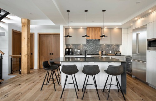Mont-Tremblant House | Havre Des Skieurs| Ski-in/Ski-out | 5060 sq.ft Luxury Townhouse | Hot Tub & Garage & Shuttle