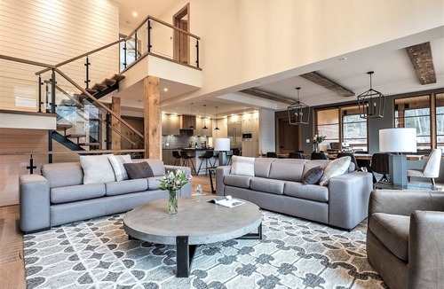 Mont-Tremblant House | Havre Des Skieurs| Ski-in/Ski-out | 5060 sq.ft Luxury Townhouse | Hot Tub & Garage & Shuttle