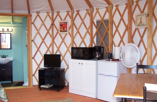 Ocean View Apartment | Hawaii by Yurt Luxury for Less