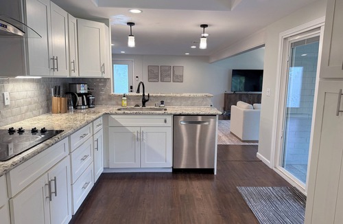 Portlock House | Hawaii Kai ~ Central Location ~ Oahu Perfection!