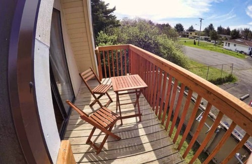 Ocean Shores Villa | Hawaiian 2-story Beach Villa