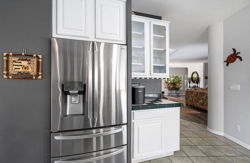 Historic Kailua Village House | 🏖️Hawaiian Home With Pool & BBQ | Near Ocean