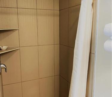 Little Current Hotel | Hawberry Motel