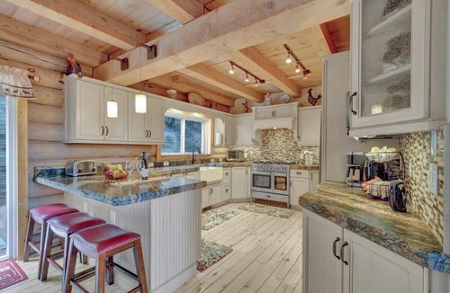 Cascade-Chipita Park Cabin | Hawk's Landing | A Refined Modern Mountain Escape