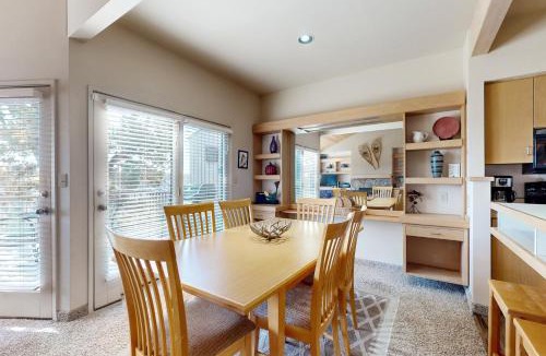 Redmond House | Hawk's Landing