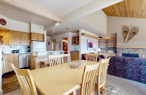 Redmond House | Hawk's Landing