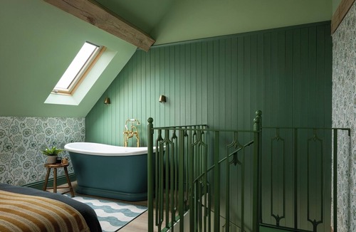 Alton House | Hawk's Ledge - Otium Wine Estate