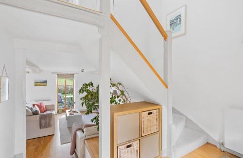 Totnes House | Hawke