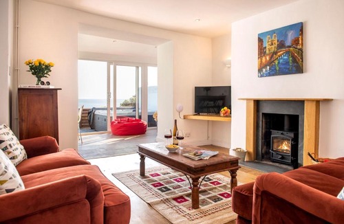 Portwrinkle House | Hawkins Cottage with Hot Tub