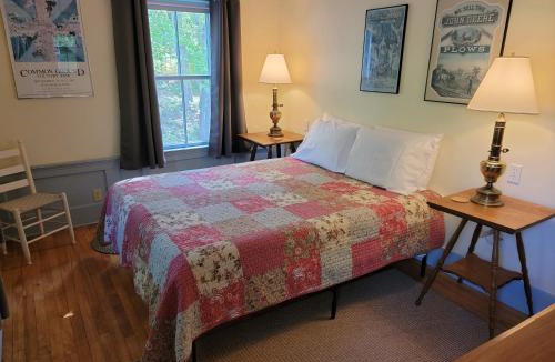 Walpole Hotel | Hawks House Inn