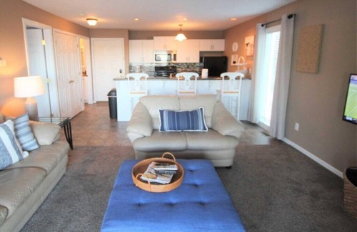 Osage Beach Condo | Hawks Nest Condo - Beutiful Lake View! Walk in - no steps! - 2 Full Beds - Best Price & Location!