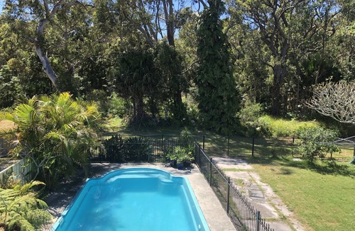 Hawks Nest House | Hawks Nest Forest House with a Pool