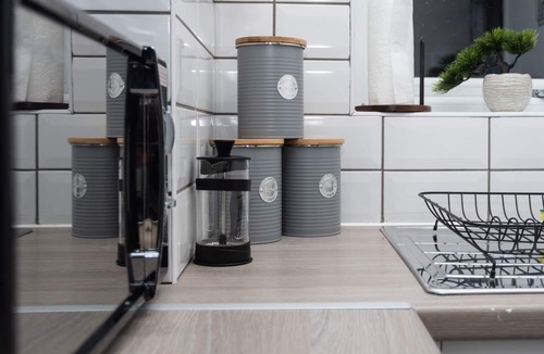 Coalbrookdale House | Hawthorn - Central Telford - With Parking