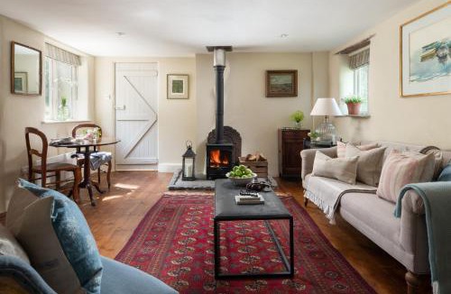 Sticklepath House | Hawthorn Cottage at Collihole