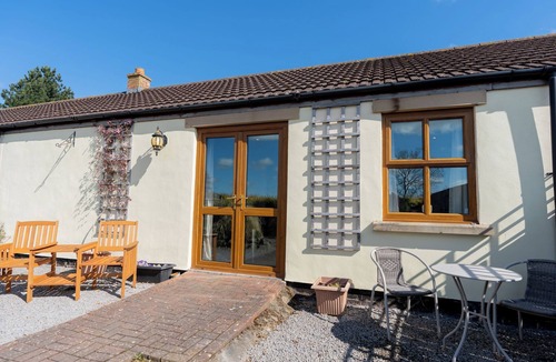 Richmond Cottage | HAWTHORN COTTAGE, pet friendly, with open fire in Eppleby