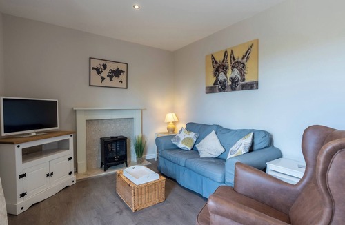 Richmond Cottage | HAWTHORN COTTAGE, pet friendly, with open fire in Eppleby