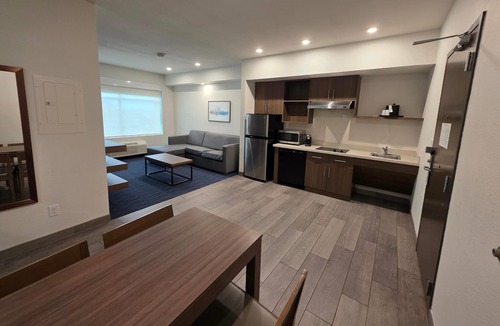 Wells Branch Hotel | Hawthorn Extended Stay Austin North