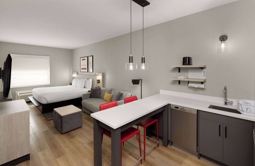 DeSoto Hotel | Hawthorn Extended Stay by Wyndham DeSoto