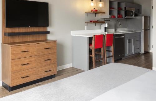 Williston North Hotel | Hawthorn Extended Stay by Wyndham Williston Burlington