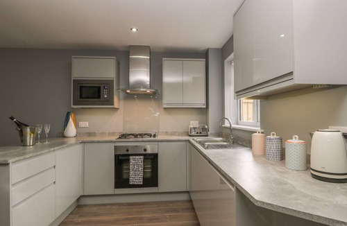 Whitby Cottage | Hawthorn