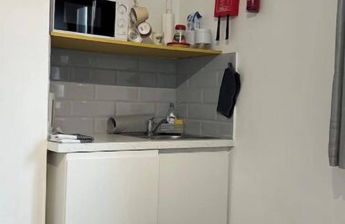 Cambridge Apartment | Hawthorn Guesthouse Studio 1