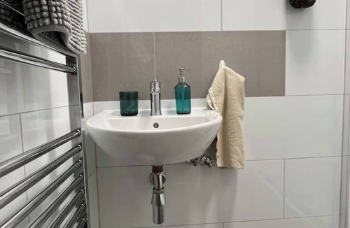 Cambridge Apartment | Hawthorn Guesthouse Studio 3