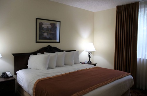 St. Matthews Hotel | Hawthorn Suites by Wyndham Louisville East
