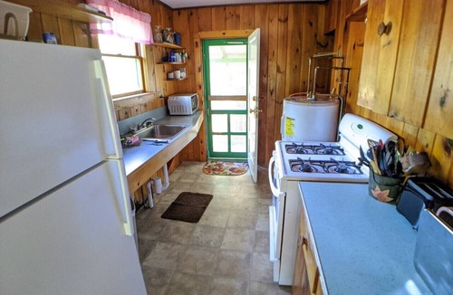 Raymond Cottage | Hawthorne Cottages Overlook