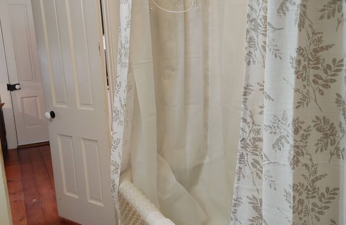 Versailles Bed & Breakfast | Hawthorne Inn