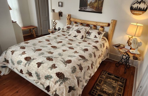 Versailles Bed & Breakfast | Hawthorne Inn