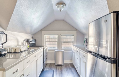 Creston - Kenilworth House | Hawthorne MultiUnit, 99 Walk Score,Remote Workers