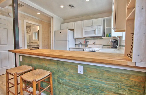 Blanco Cabin | Hayday Getaway - Convenient Pet Friendly Cottage