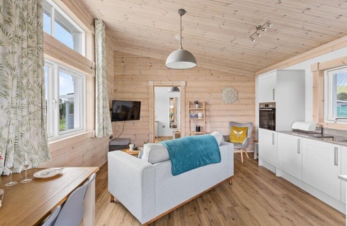 Braunton House | Hayditch, Great Field Lodges