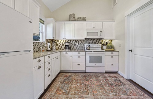 Dripping Springs House | Haydon Cottage I Romantic, Dripping Springs