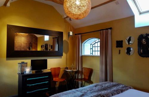 Stanley Common Bed & Breakfast | Hayeswood Lodge Luxury Accommodation