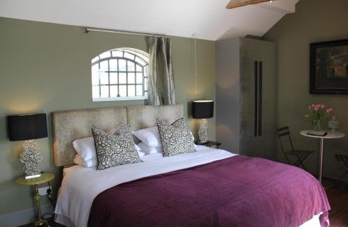 Stanley Common Bed & Breakfast | Hayeswood Lodge Luxury Accommodation