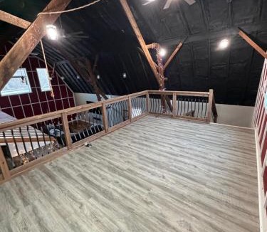 Le Sueur County House | Hayloft Hideaway