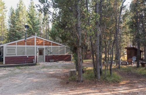 Island Park House | Hayloft Hollow