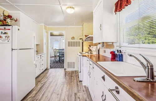 Downtown Cannon Beach House | Haystack Close North